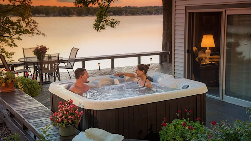 Rejuvenate Yourself After Soaking in Hot Tubs￼