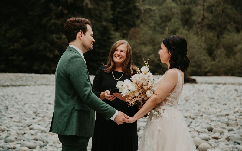 Choosing the Perfect Wedding Officiant